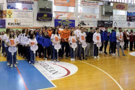 ραντεβού με ένα αγόρι λυκείου στο κολλέγιο