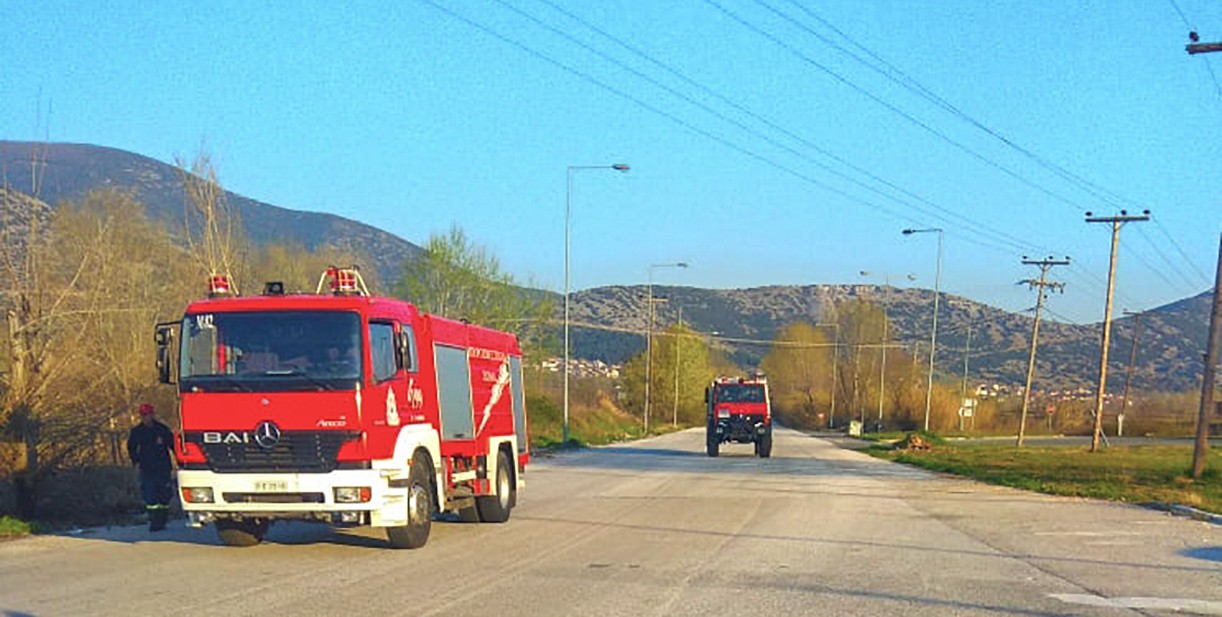 Πυρκαγιά στα όρια του νομού Καβάλας με τον νομό Δράμας